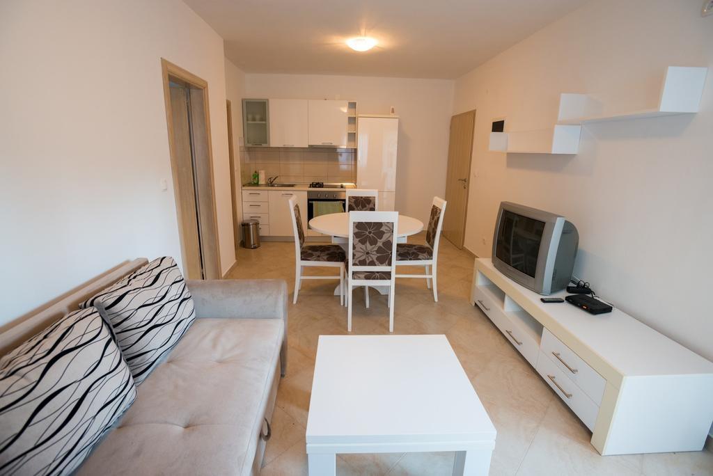 Rujno Apartments Starigrad Paklenica Cameră foto