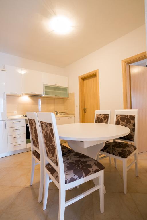 Rujno Apartments Starigrad Paklenica Cameră foto